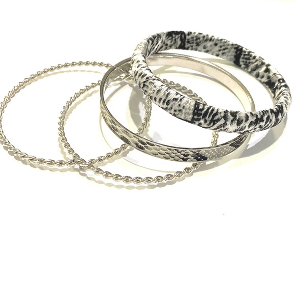 Bangle Bracelets Set Of 4 Animal Print Black White Silver Tone - Picture 1 of 4
